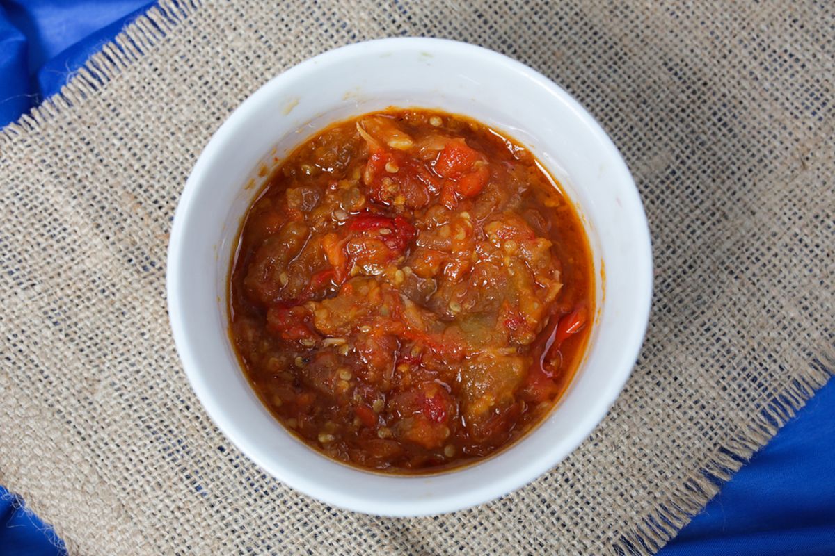 Sambal Bajak Pedas Gurih untuk Nasi Hangat