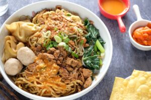 Mie Ayam: Resep Rahasia dan Cara Membuatnya di Rumah