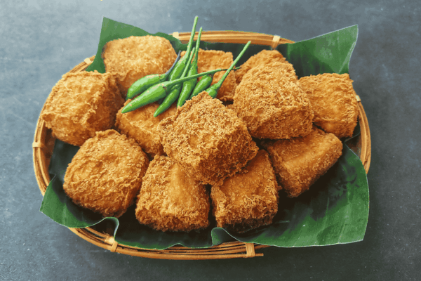 Tahu Sumedang: Camilan Legendaris yang Bikin Nagih Tahu Sumedang: Sensasi Gurih dan Pedas yang Menggoda