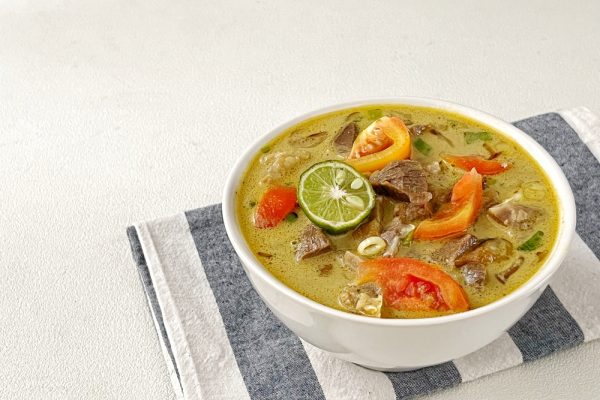 Soto Kari Ayam: Sejarah dan Variasi dari Berbagai Daerah Nusantara
