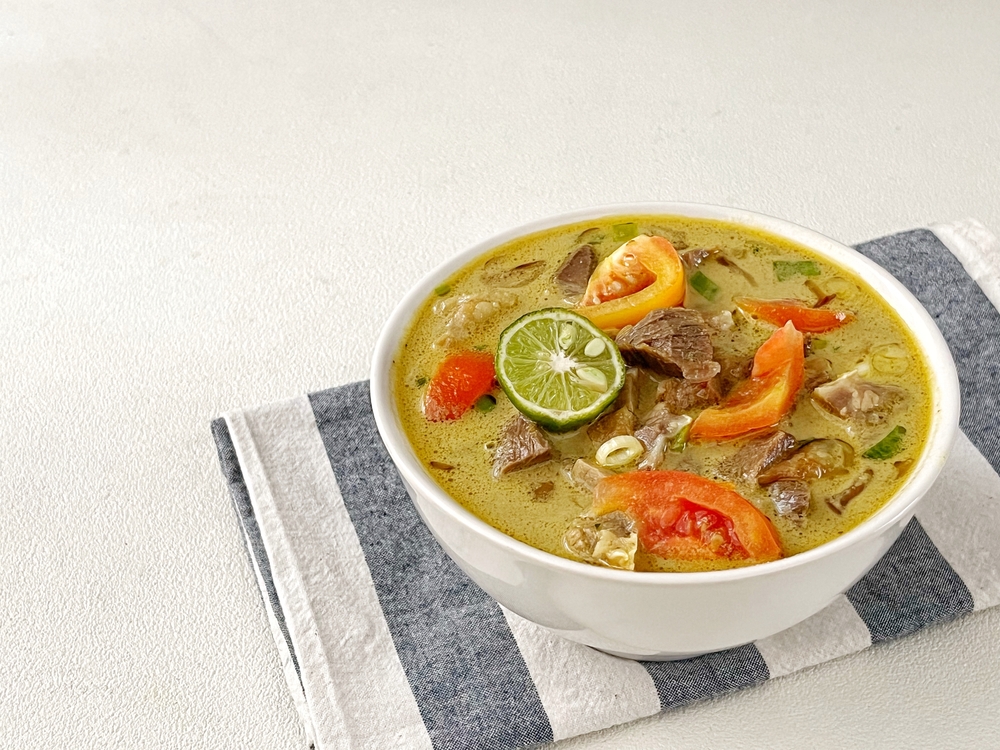 Soto Kari Ayam: Sejarah dan Variasi dari Berbagai Daerah Nusantara