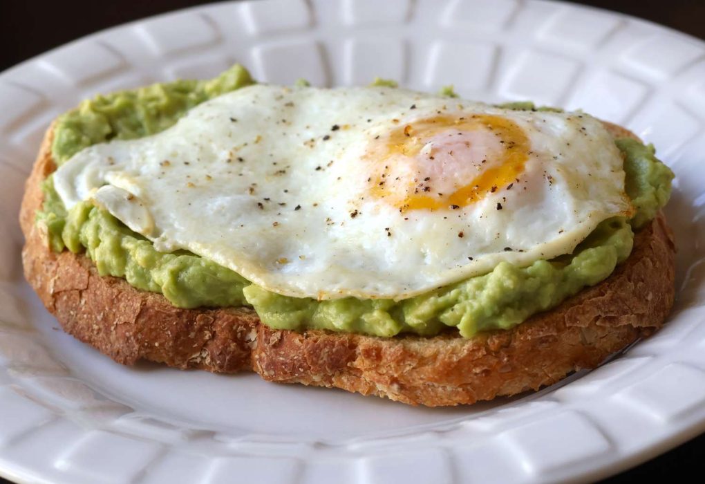 Avocado Toast: Simbol Gaya Hidup Sehat dari Dapur Modern Avocado Toast