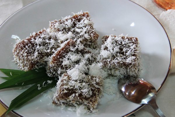 Lompong Sagu: Cita Rasa Tradisional yang Sarat Makna Budaya! Lompong Sagu