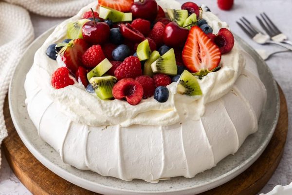 Pavlova: A Light and Airy Dessert – My Foolproof Secrets to Perfect Meringue Every Time Pavlova