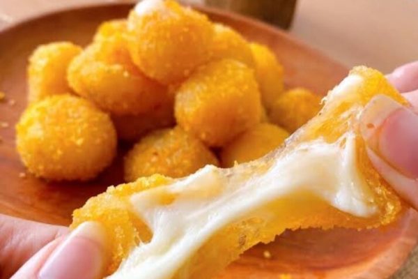 Cimol Mozarella Lumer di Lidah, Camilan Viral yang Bikin Nagih! Cimol Mozarella