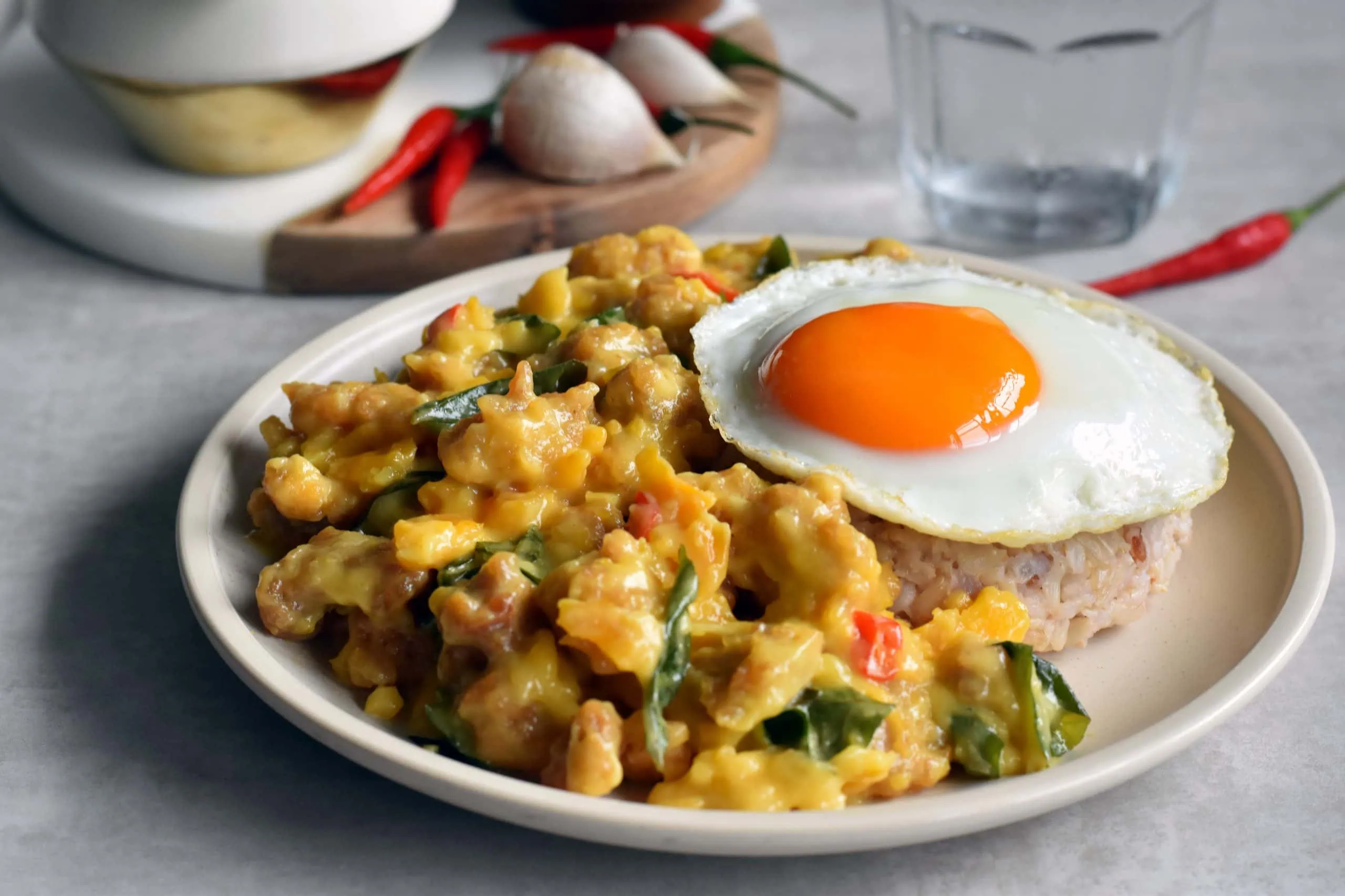 Chicken Salted Egg: Variasi Saus untuk Selera Pedas dan Gurih