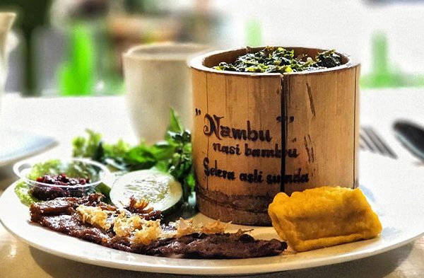 Nasi Bambu: Sensasi Rasa Tradisional yang Selalu Bikin Nagih Nasi Bambu
