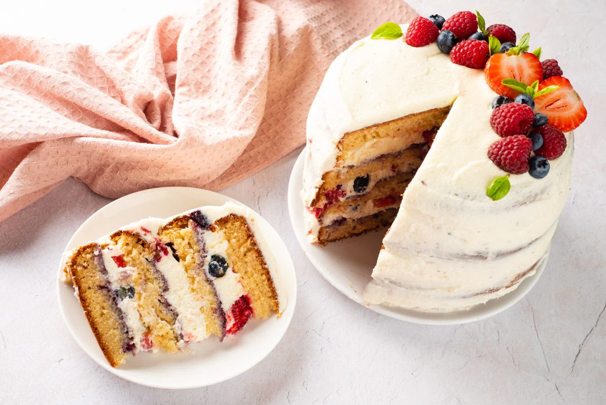 Berry Chantilly Cake