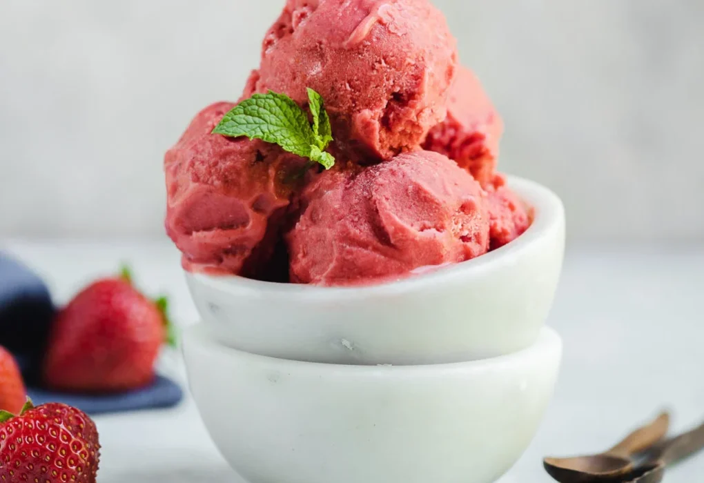 Strawberry Frozen Yogurt
