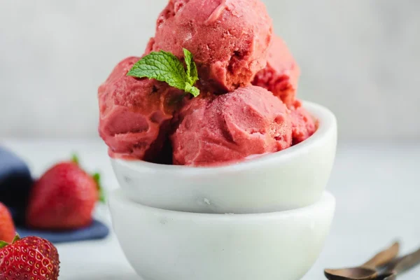 Strawberry Frozen Yogurt