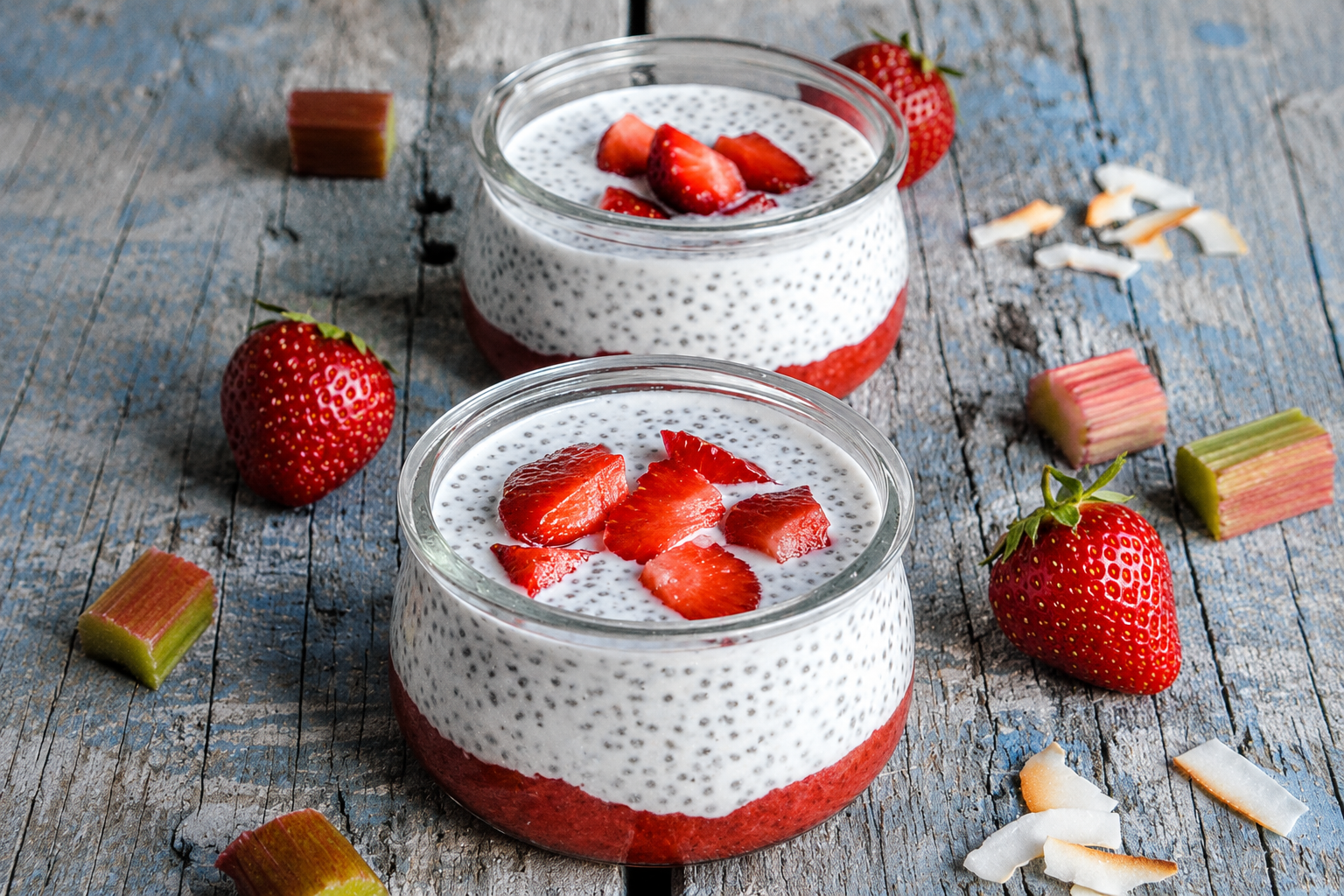 Puding Chia Stroberi