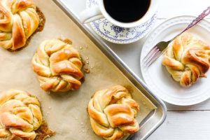 Cardamom Bun